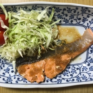 海外の日本料理屋の定番！サーモンの生姜焼き